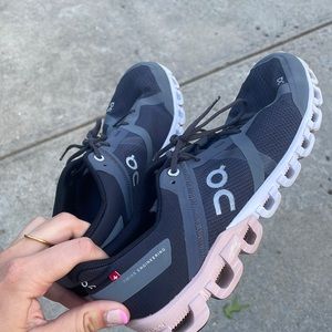 Womens Cloud Flow On Running Shoe